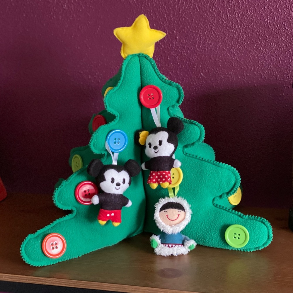 Hallmark Keepsake Plush Button Tree w/ Ornaments